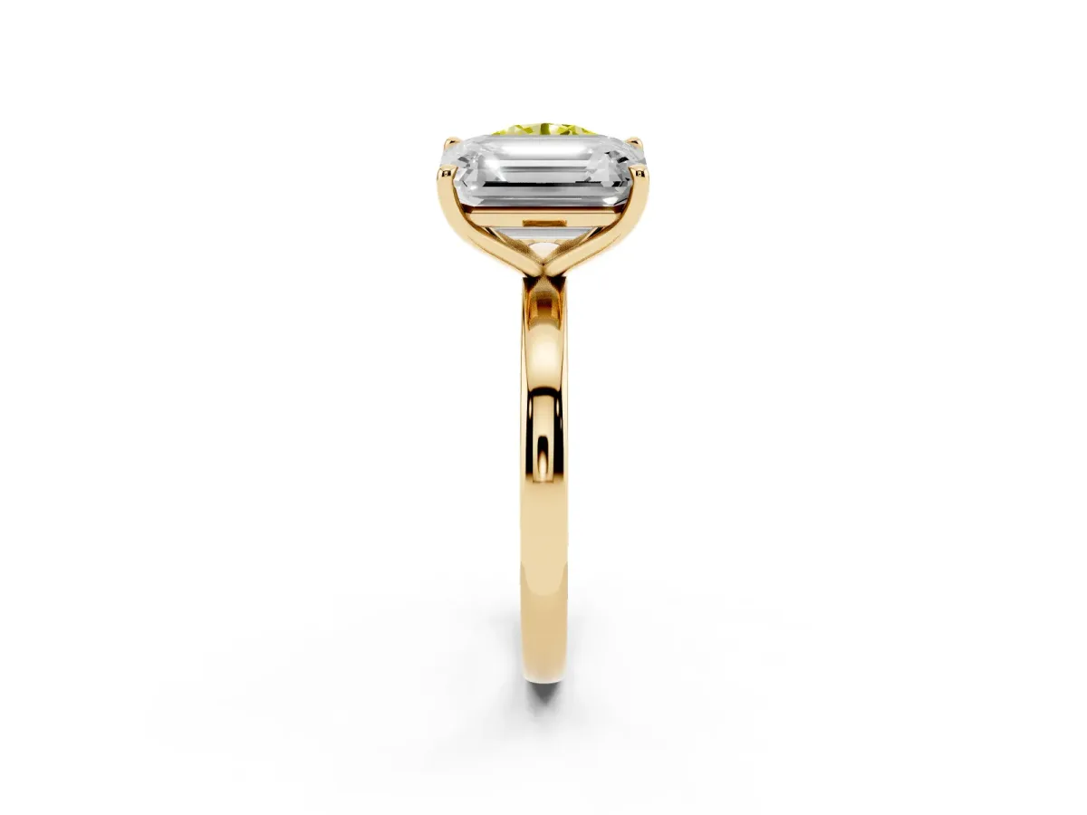 Fancy Yellow Round Cut and Emerald Cut Toi Moi Ring with Prong Setting Yellow gold