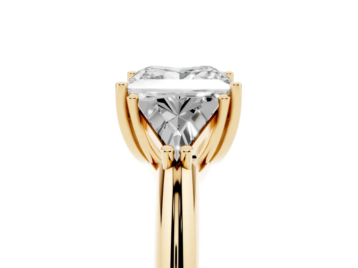 Three-Stone Princess Cut Diamond Engagement Ring with Trillion Side Stones and Prong Setting Yellow gold