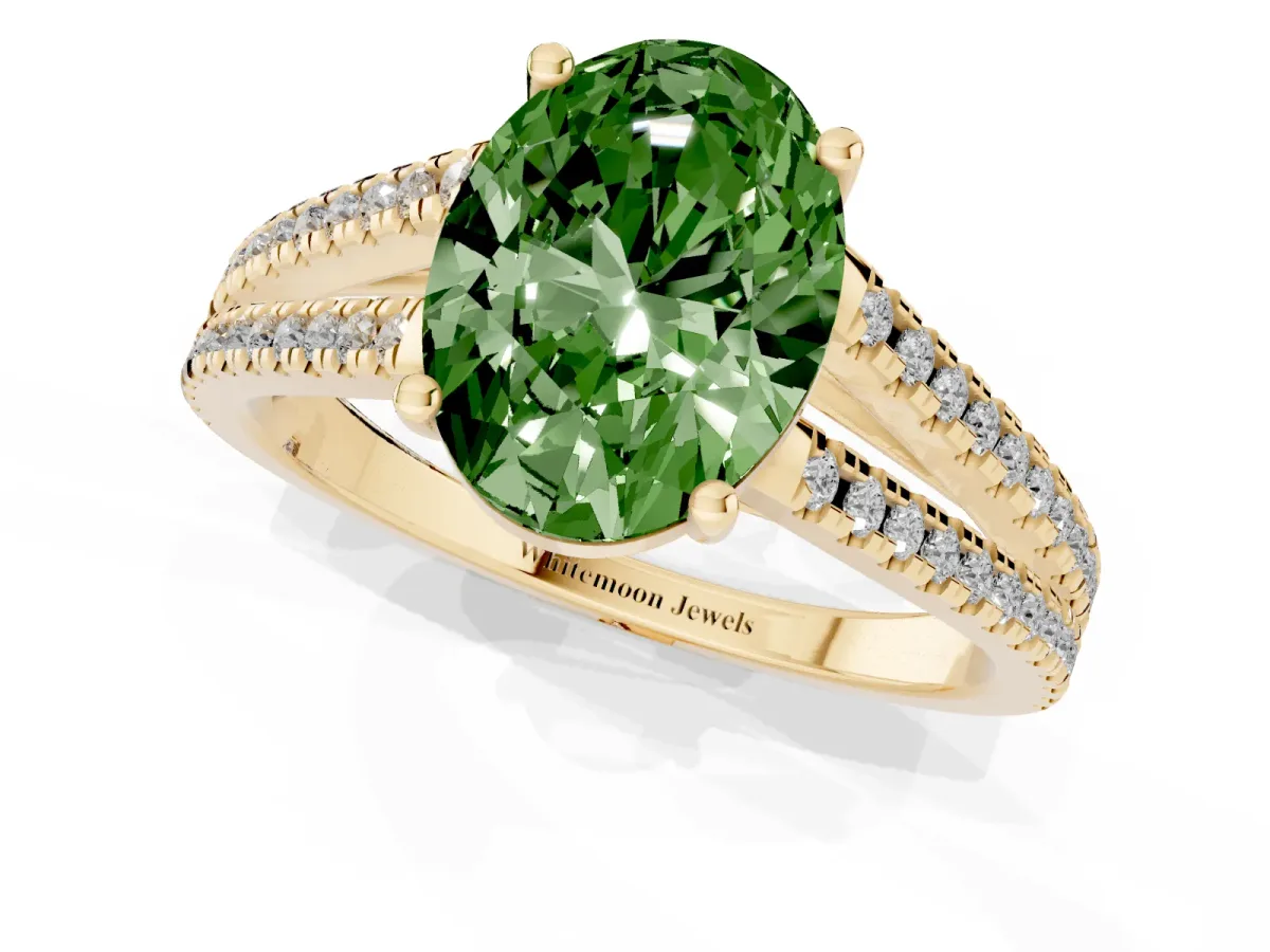 Fancy Green Oval Cut Diamond Solitaire Engagement Ring with Split Shank Pavé Band Yellow gold
