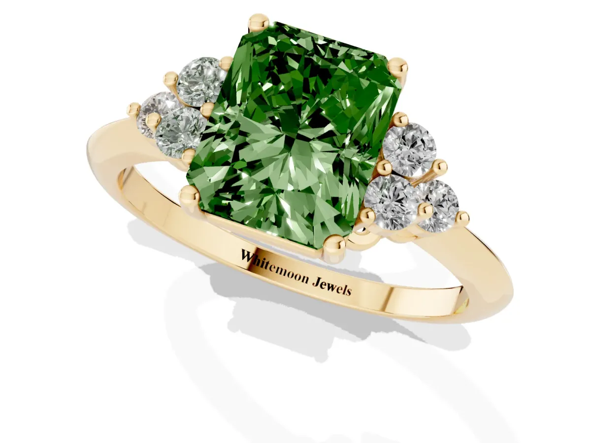 Fancy Green Radiant Cut Cut Diamond Cluster Ring with Solitaire Band and Four-Prong Setting Yellow gold