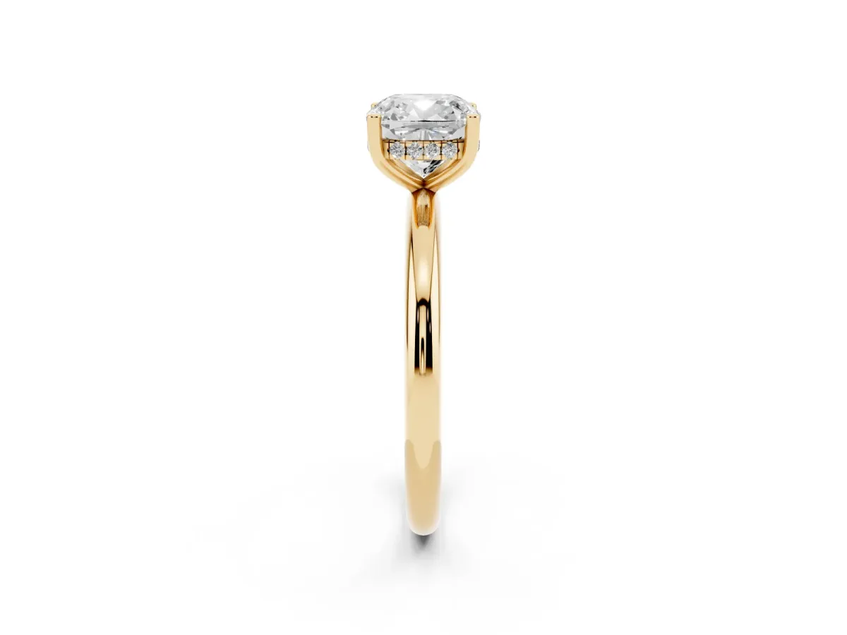 Cushion Cut Cut Solitaire Engagement Ring with Four-Prong Setting and Classic Band Yellow gold
