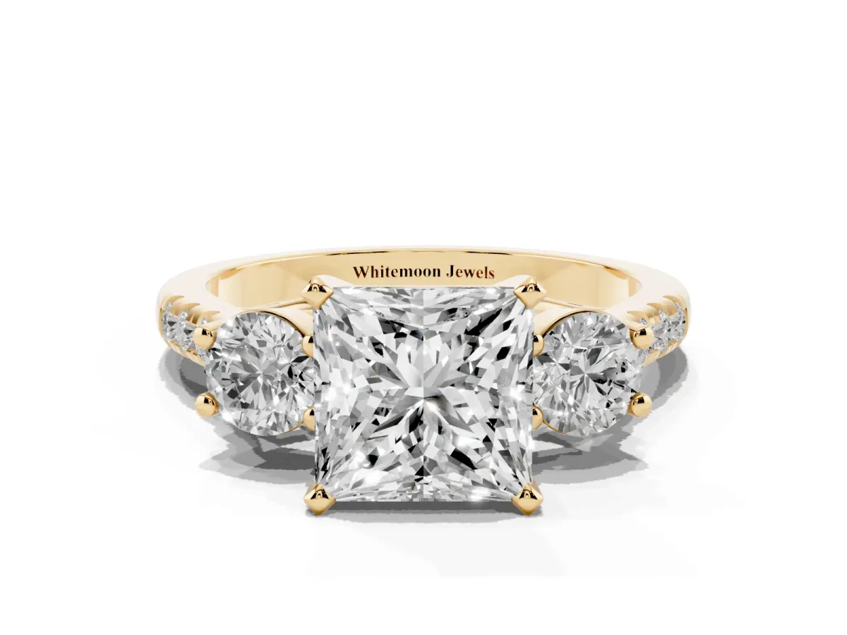 Three-Stone Princess Cut Diamond Pavé Band with Four-Prong Setting Yellow gold