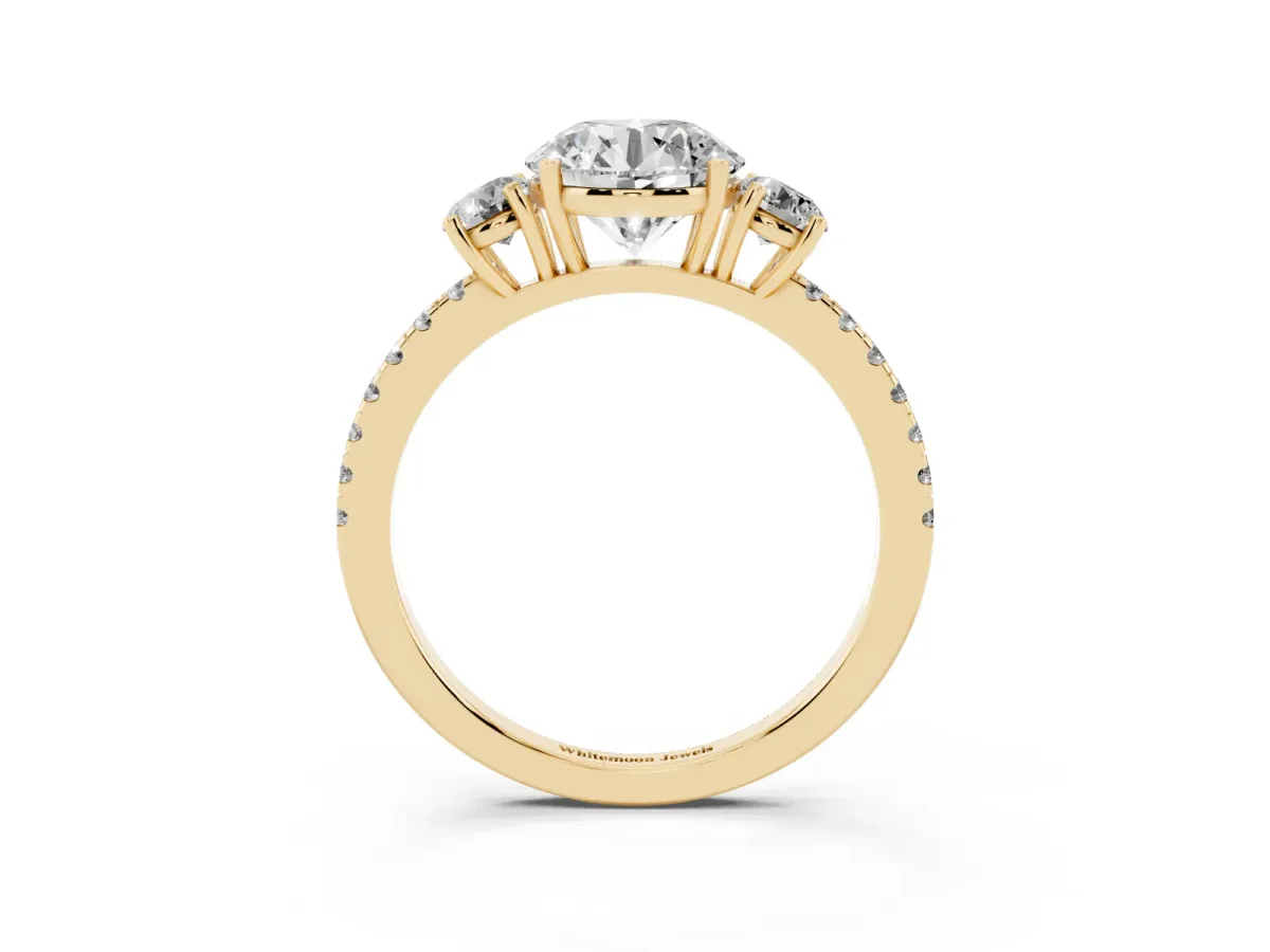 Three-Stone Round Cut Cut Diamond Pavé Band with Prong Setting Yellow gold
