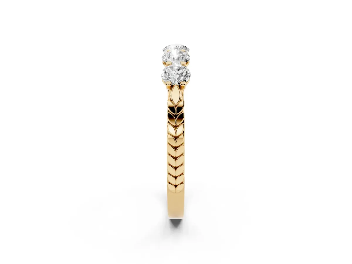 Five-Stone Round Diamond Prong-Set Band Yellow gold