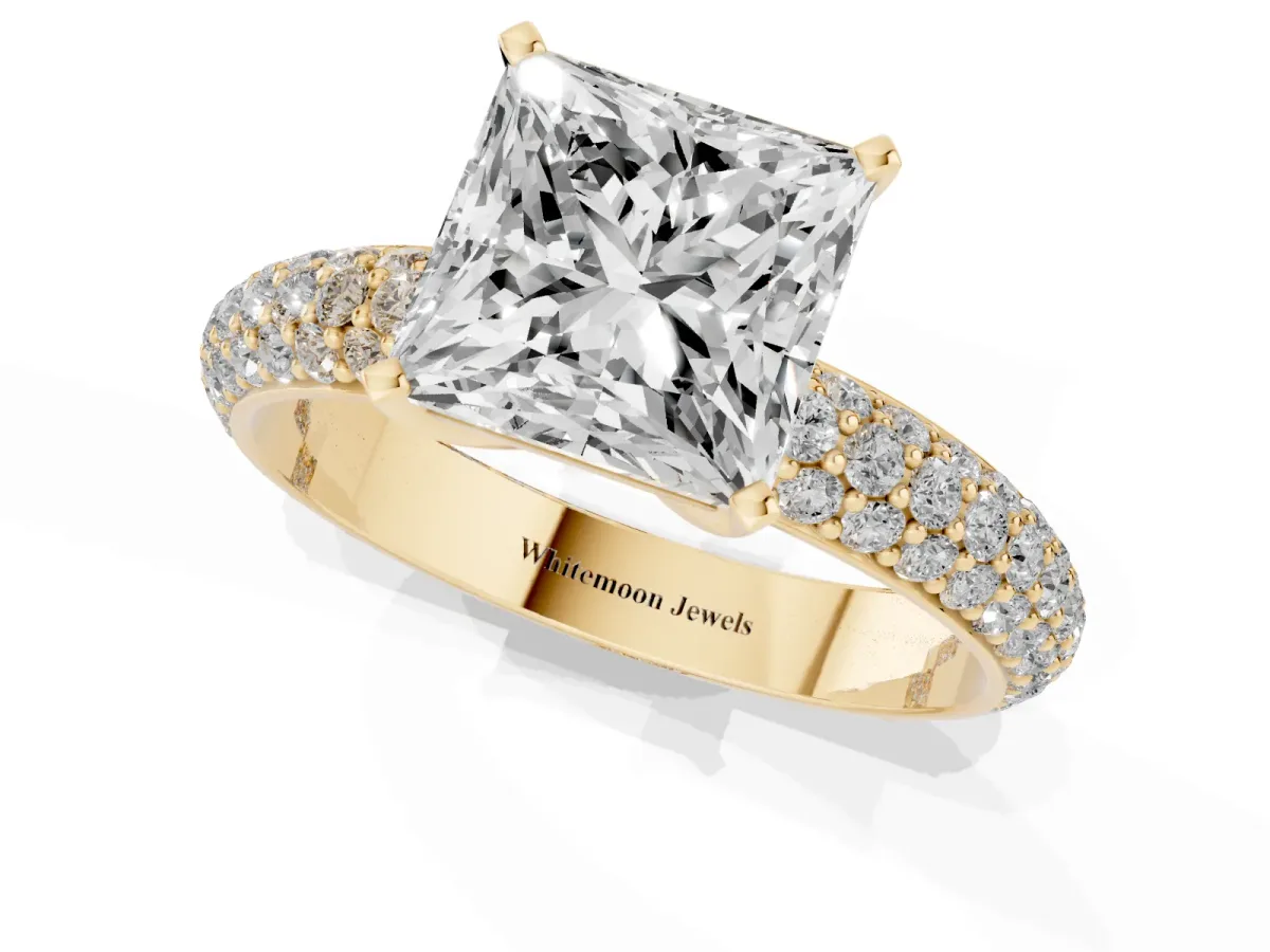 Princess Cut Diamond Solitaire Ring with Prong Setting and Pavé Band Yellow gold