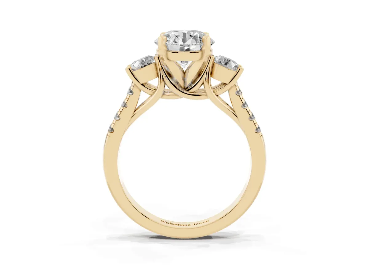 Three-Stone Round Cut Diamond Pavé Band with Four-Prong Setting Yellow gold