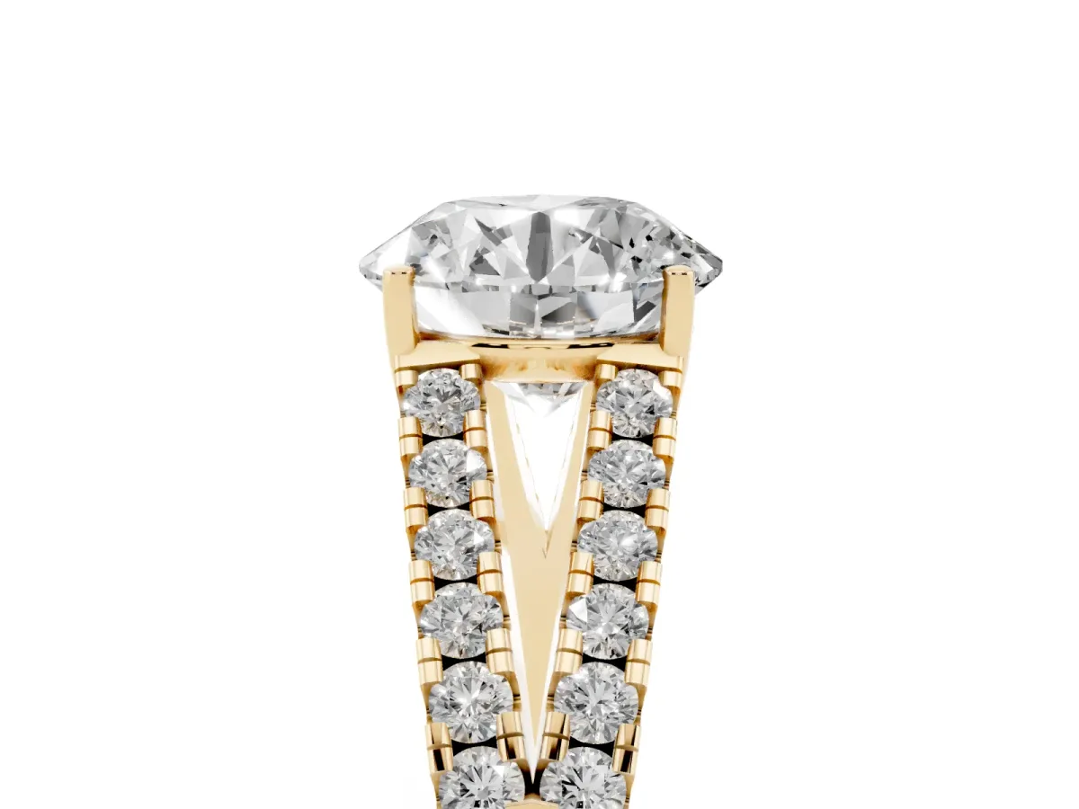 Round Cut Diamond Split Shank Engagement Ring with Round Pavé and Prong Setting Yellow gold