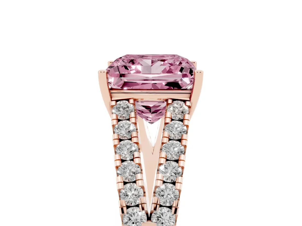 Fancy Pink Princess Cut Diamond Split Shank Pavé Engagement Ring with Four-Prong Setting Rose gold