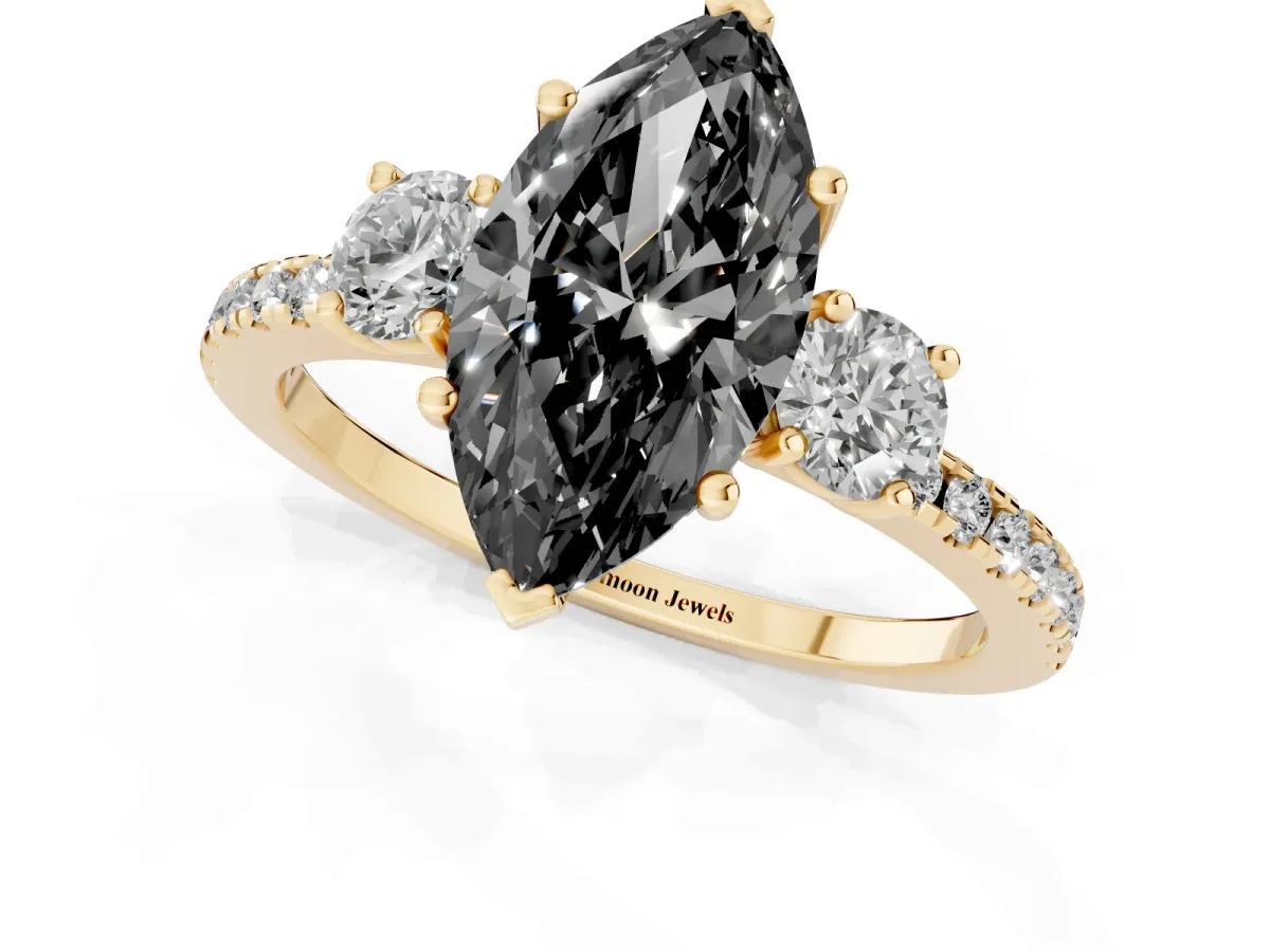 Fancy Black Three-Stone Marquise Cut Cut Diamond Pavé Band with Prong Setting Yellow gold