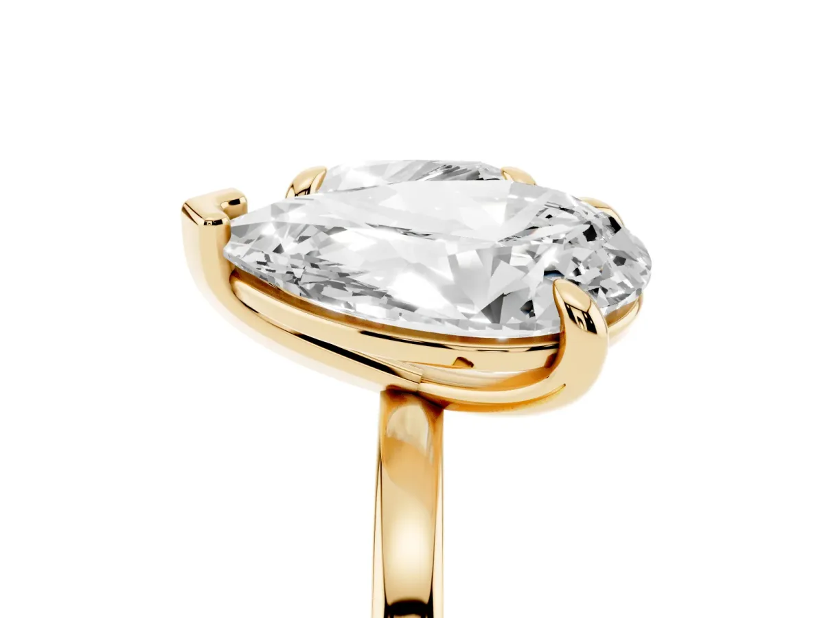 Pear and Cushion Toi Moi Ring with Prong Setting and Plain Band Yellow gold