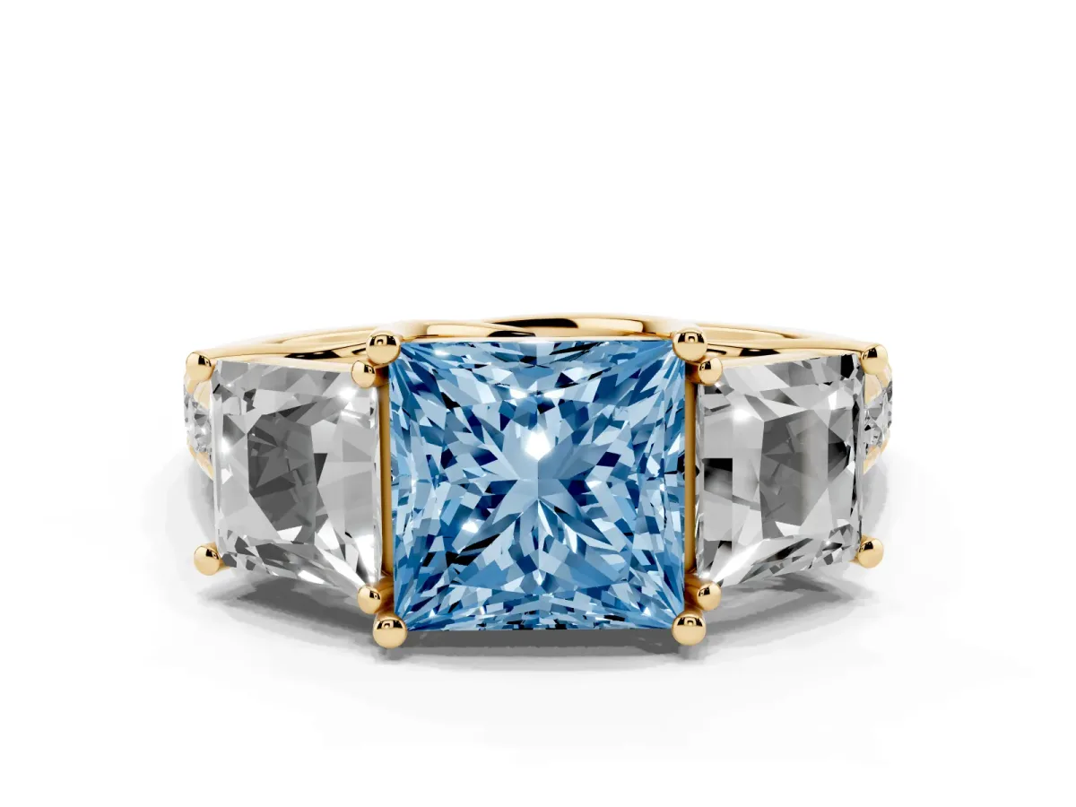 Fancy Blue Three-Stone Princess Cut Diamond Pavé Band with Prong Setting Yellow gold