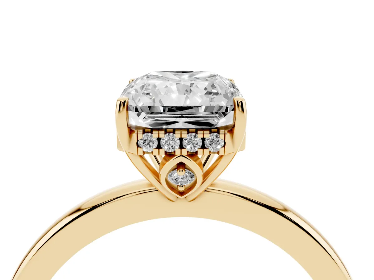 Radiant Cut Solitaire Diamond Ring with Prong Setting and Plain Band Yellow gold