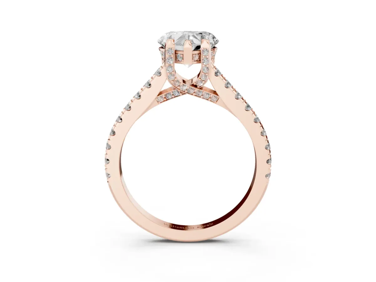 Heart Cut Brilliant Diamond Solitaire with Pavé Band and Four-Prong Setting Rose gold