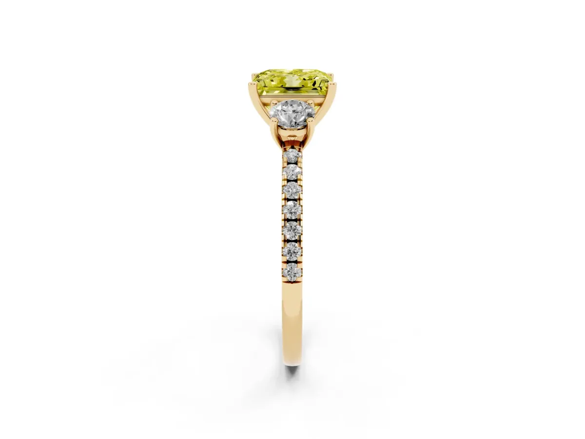 Fancy Yellow Three-Stone Princess Cut Cut Diamond Pavé Band with Prong Setting Yellow gold