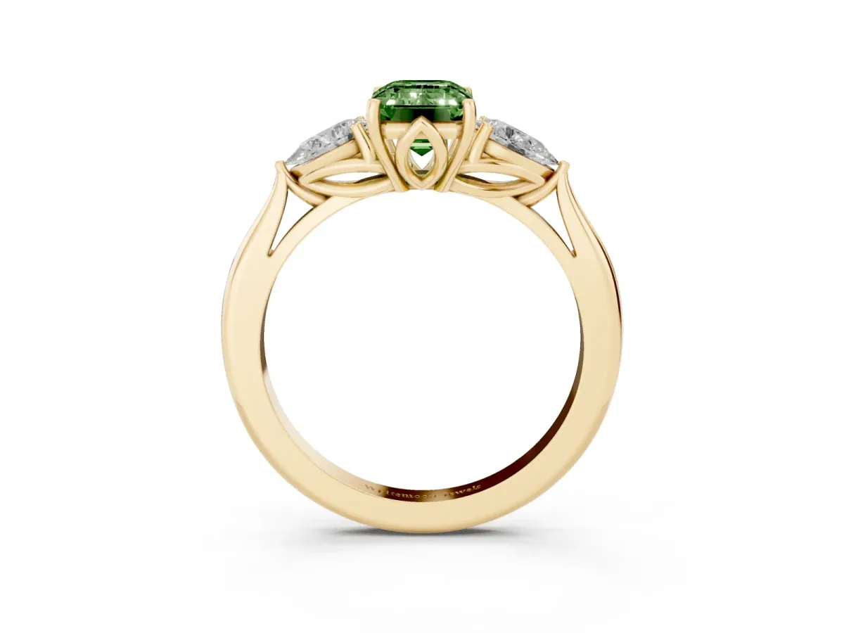 Fancy Green Three-Stone Emerald Cut Brilliant Diamond Solitaire Ring with Tapered Band and Four-Prong Setting Yellow gold