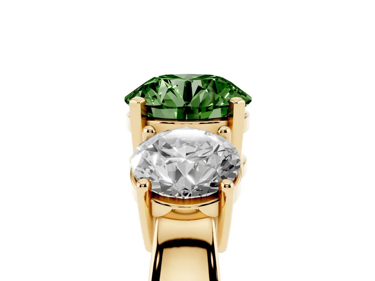 Fancy Green Three-Stone Round Cut Diamond Ring with Round Side Stones, Classic Band, and Four-Prong Setting Yellow gold