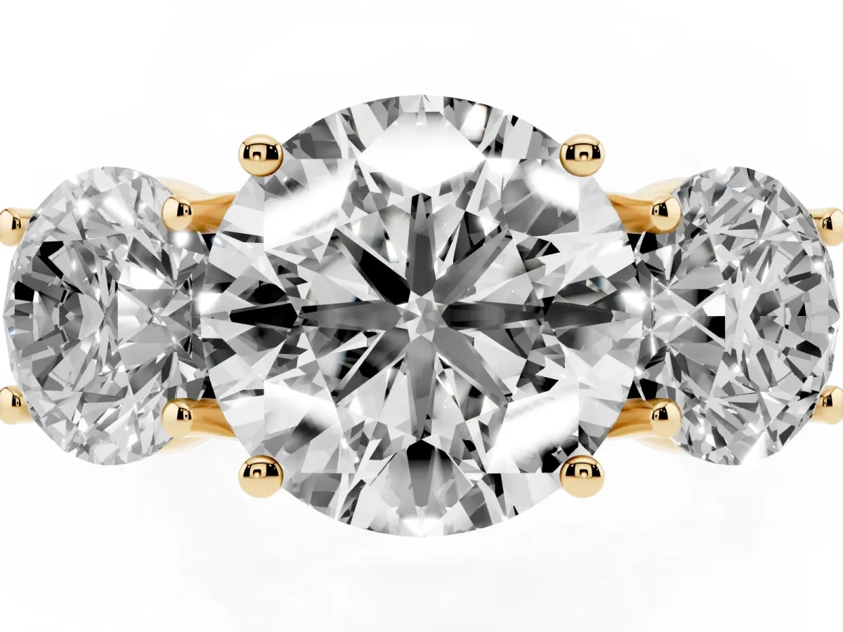 Three-Stone Round Cut Diamond Pavé Band with Prong Setting Yellow gold