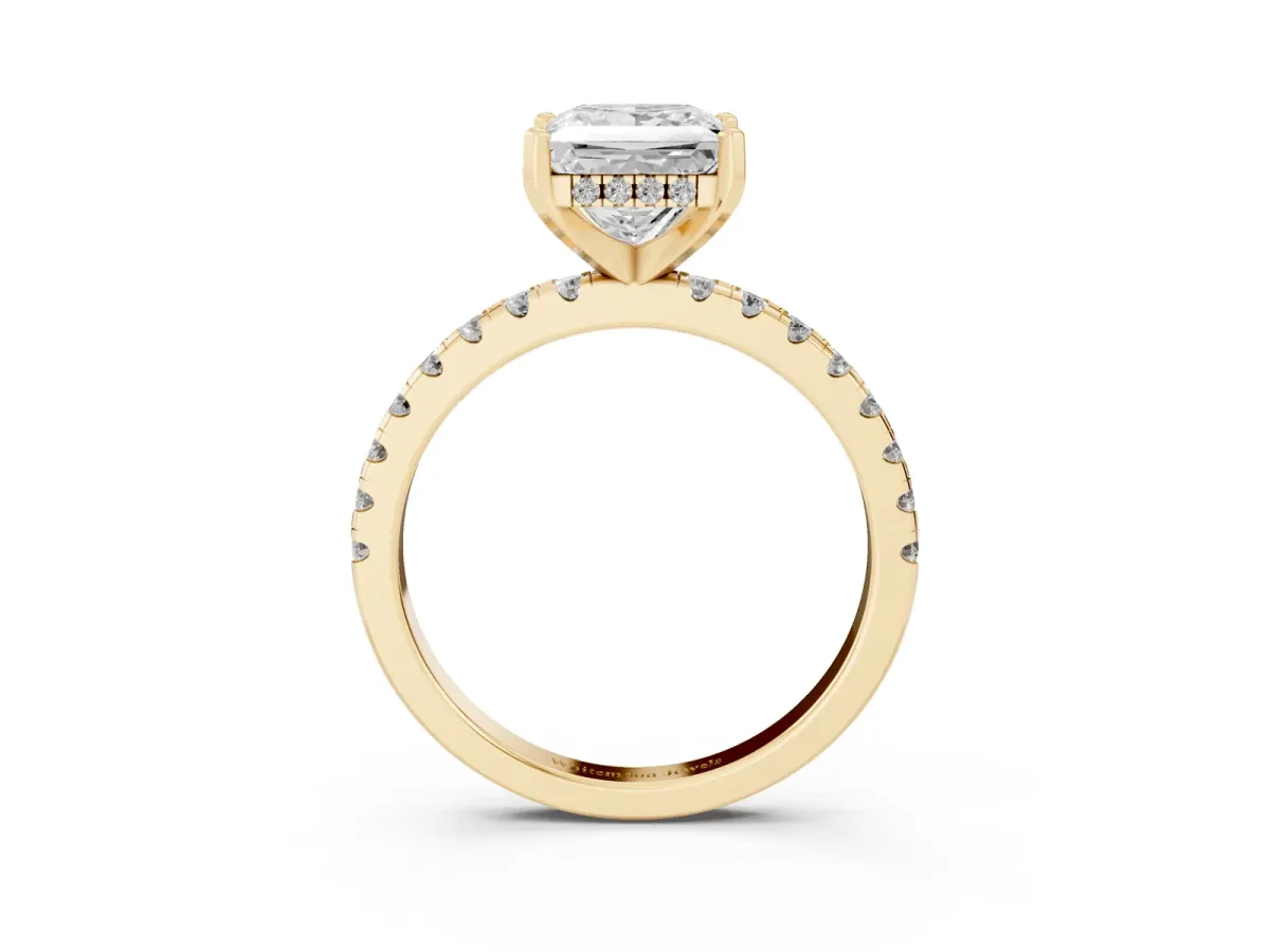 Princess Cut Diamond Solitaire Ring with Round Pavé Band and Four-Prong Setting Yellow gold