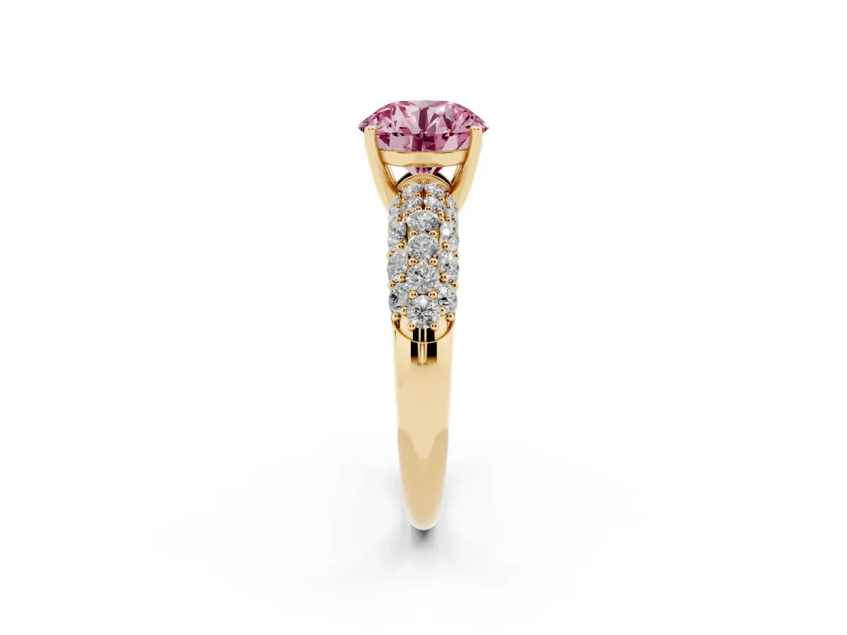Fancy Pink Round Cut Diamond Pavé Band Solitaire Ring with Four-Prong Setting Yellow gold