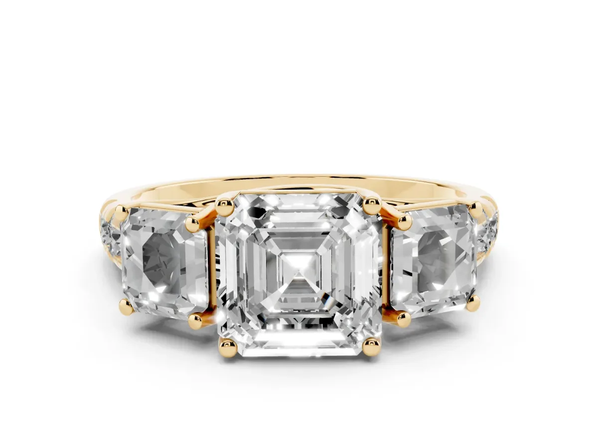 Three-Stone Asscher Cut Diamond Pavé Band with Prong Setting Yellow gold