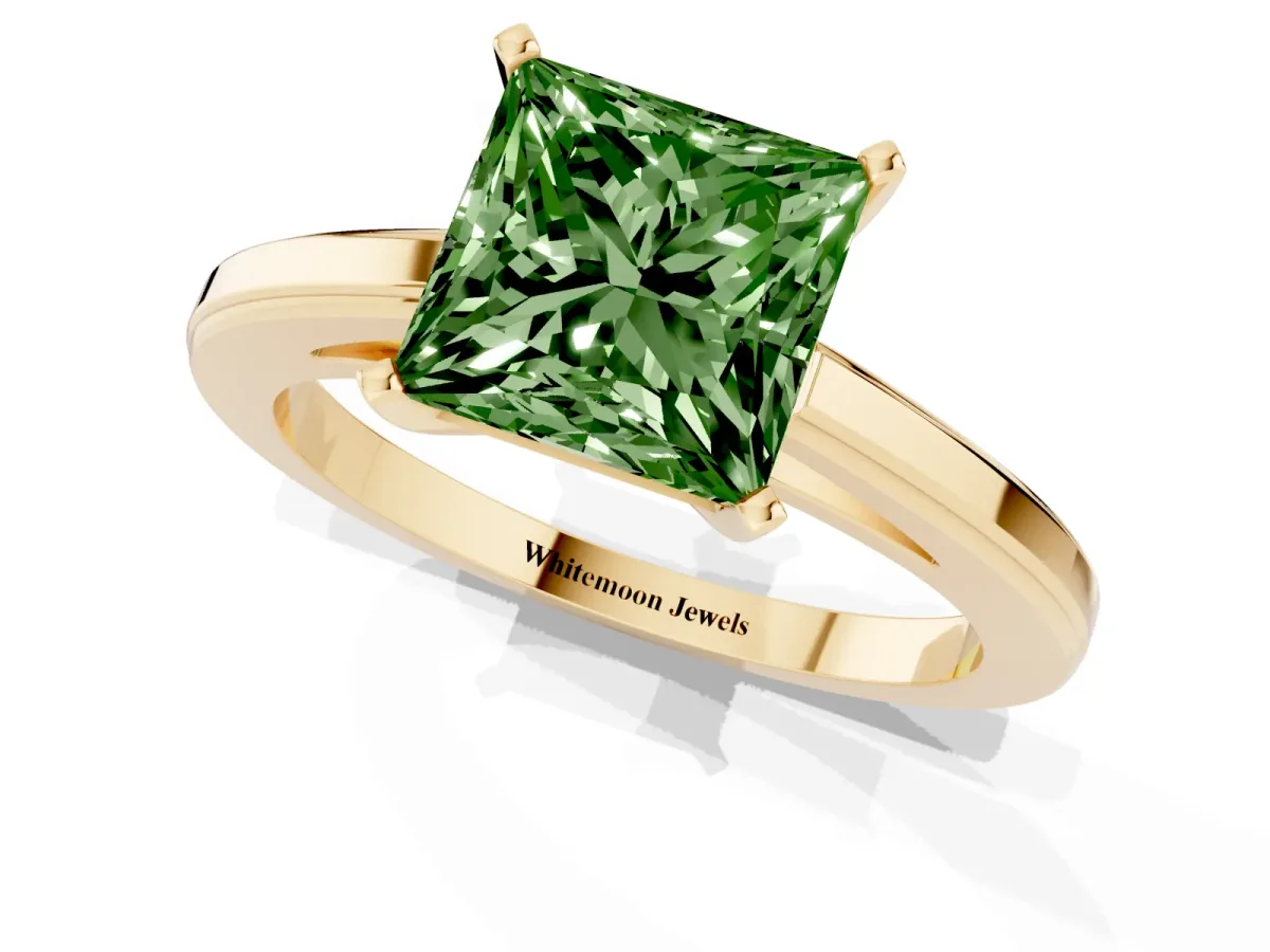 Fancy Green Princess Cut Solitaire Diamond Ring with Four-Prong Setting and Classic Band Yellow gold