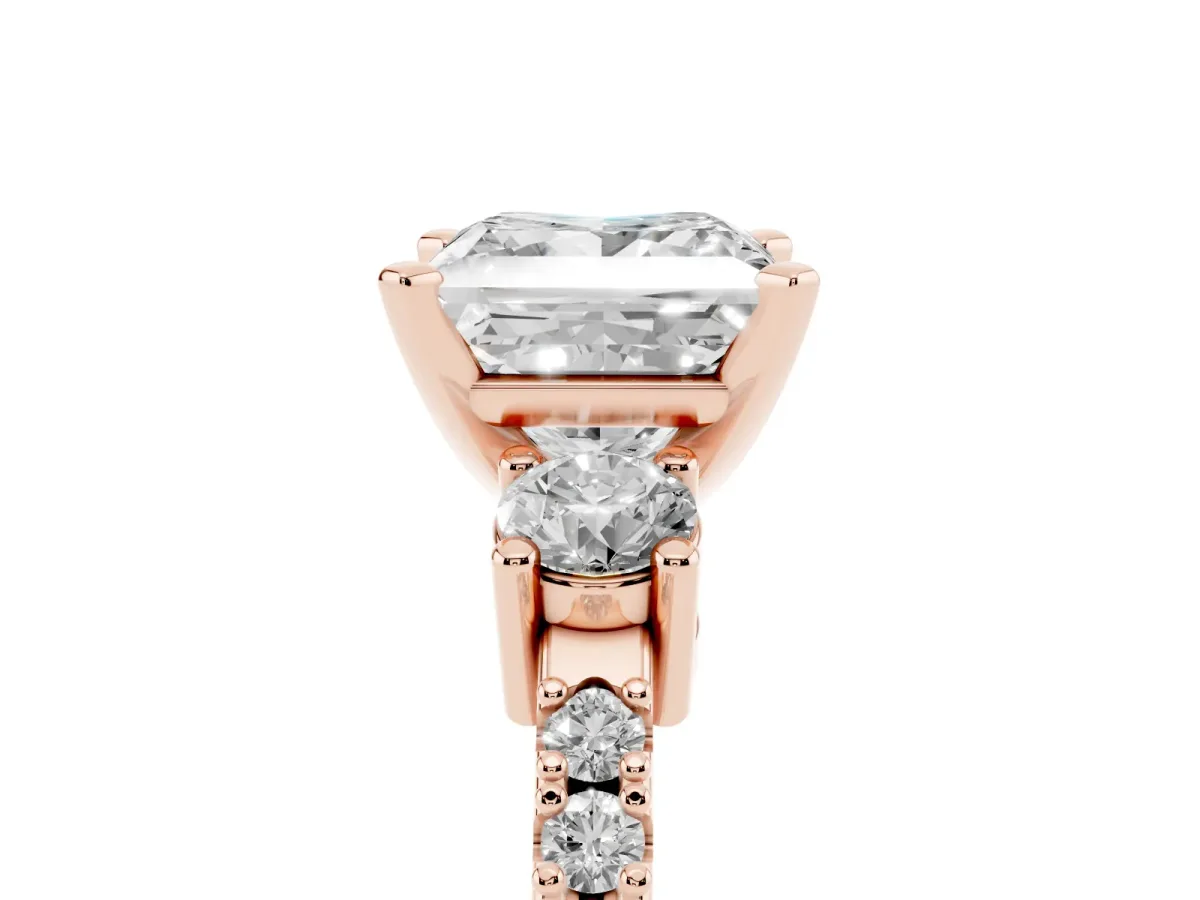 Princess Cut Three-Stone Diamond Pavé Band with Prong Setting Rose gold