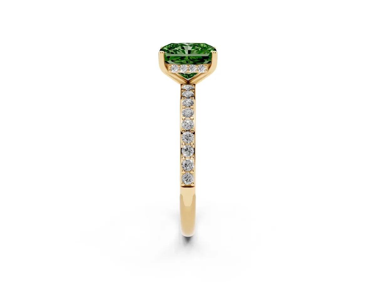 Fancy Green Radiant Cut Cut Diamond Pavé Band Ring with Four-Prong Setting Yellow gold