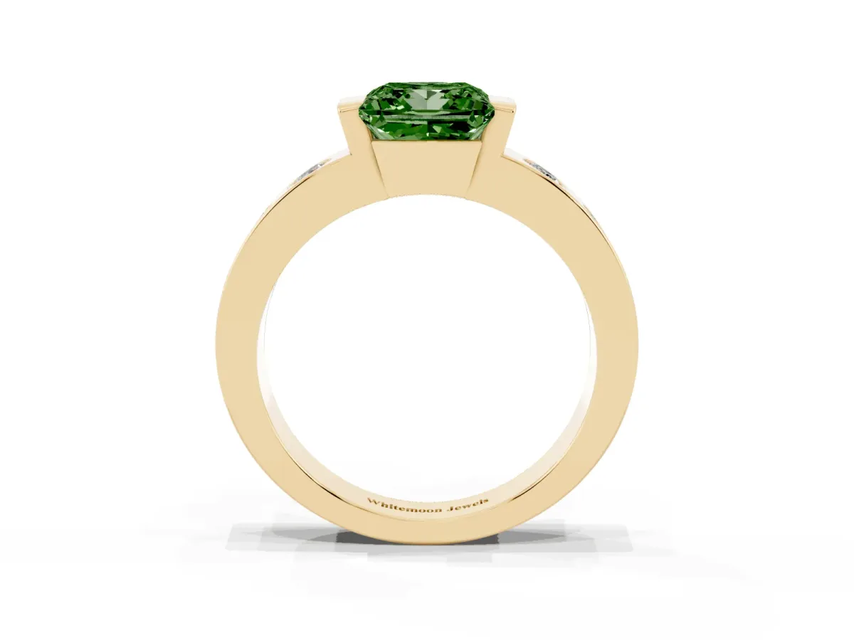 Fancy Green Princess Cut Brilliant Channel-Set Diamond Ring with Bezel Prong Setting Yellow gold