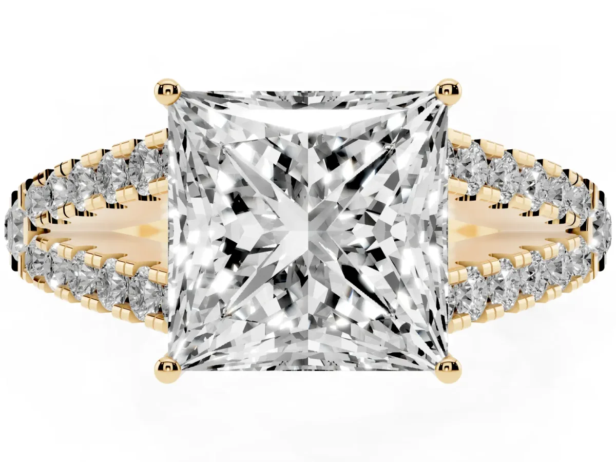 Princess Cut Diamond Split Shank Pavé Engagement Ring with Four-Prong Setting Yellow gold