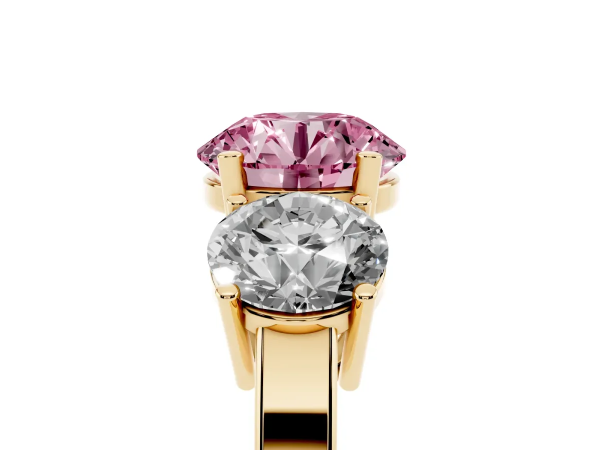 Fancy Pink Three-Stone Round Cut Cut Diamond Engagement Ring with Flat Band and Four-Prong Setting Yellow gold