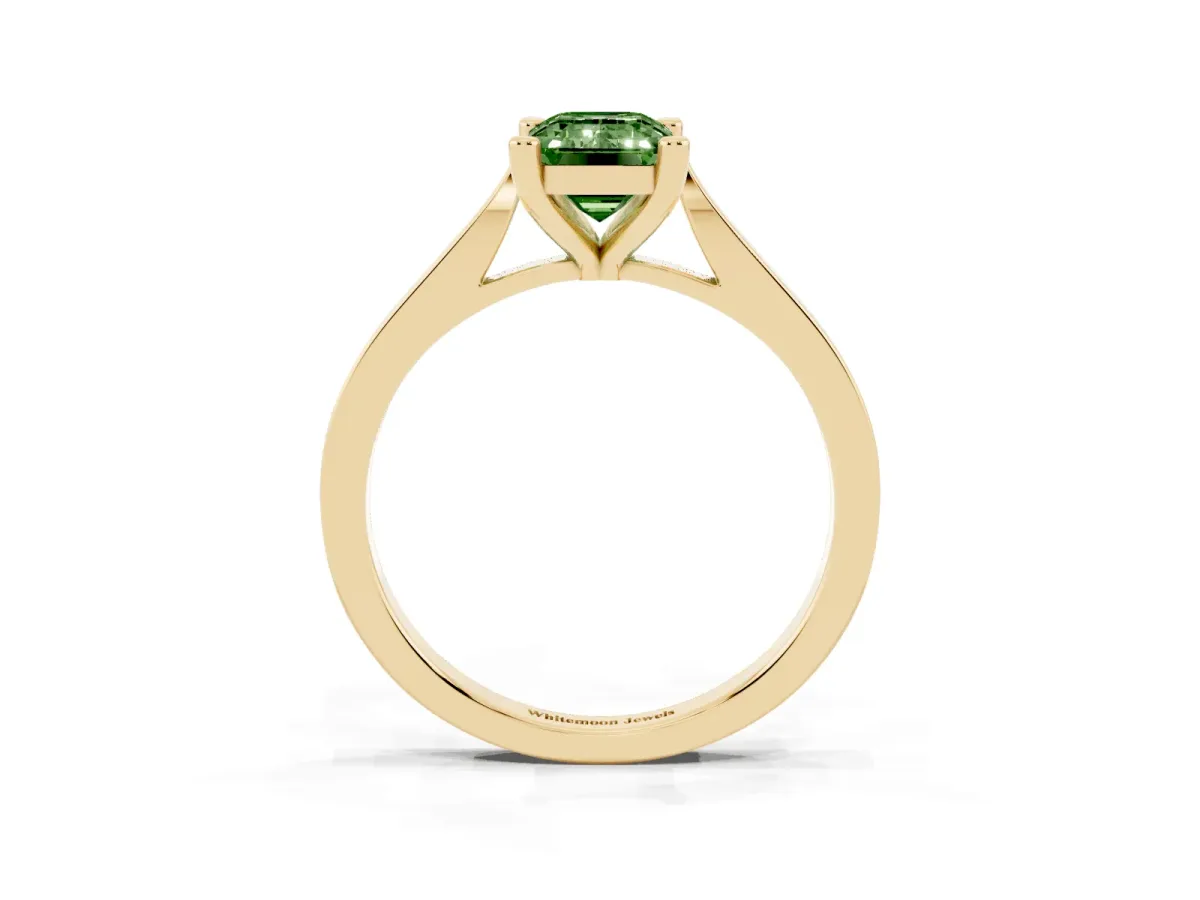 Fancy Green Emerald Cut Solitaire Diamond Ring with Four-Prong Setting and Tapered Band Yellow gold