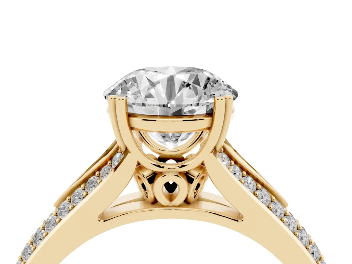 Round Cut Diamond Split Shank Engagement Ring with Pavé Band Yellow gold
