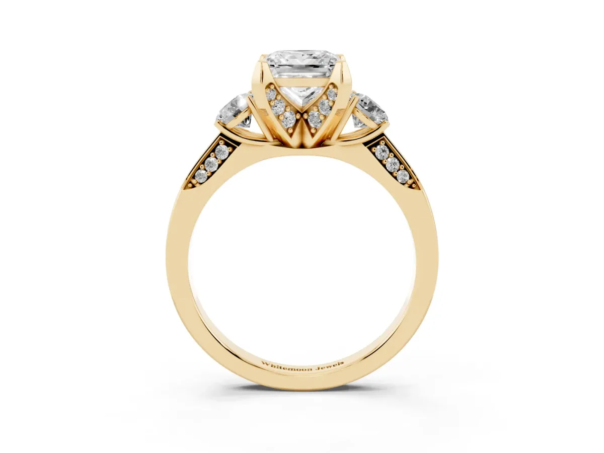 Princess Cut Brilliant Three-Stone Diamond Ring with Pavé Band and Four-Prong Setting Yellow gold
