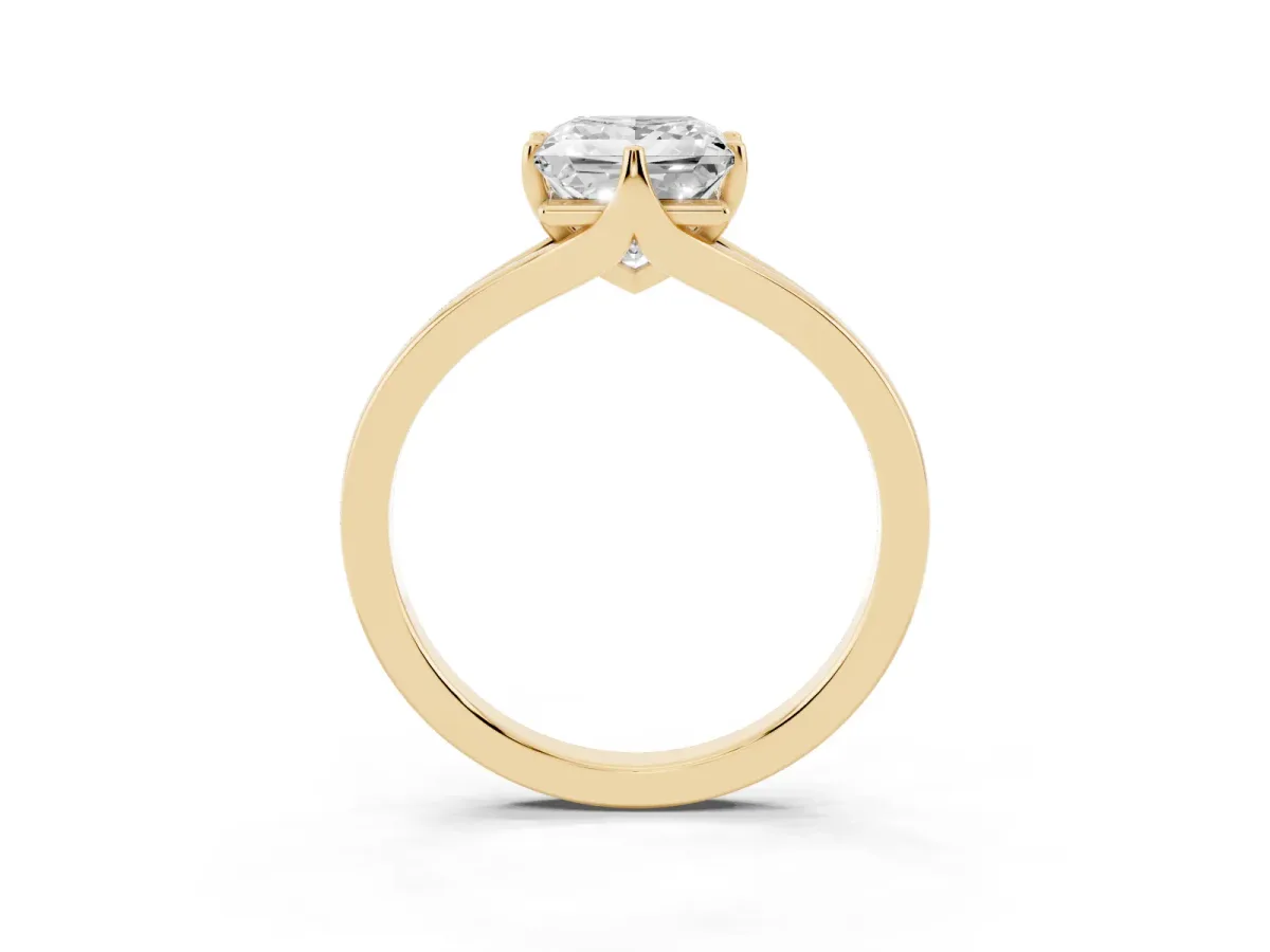 Princess Cut Solitaire Diamond Ring with Six-Prong Setting and Tapered Band Yellow gold