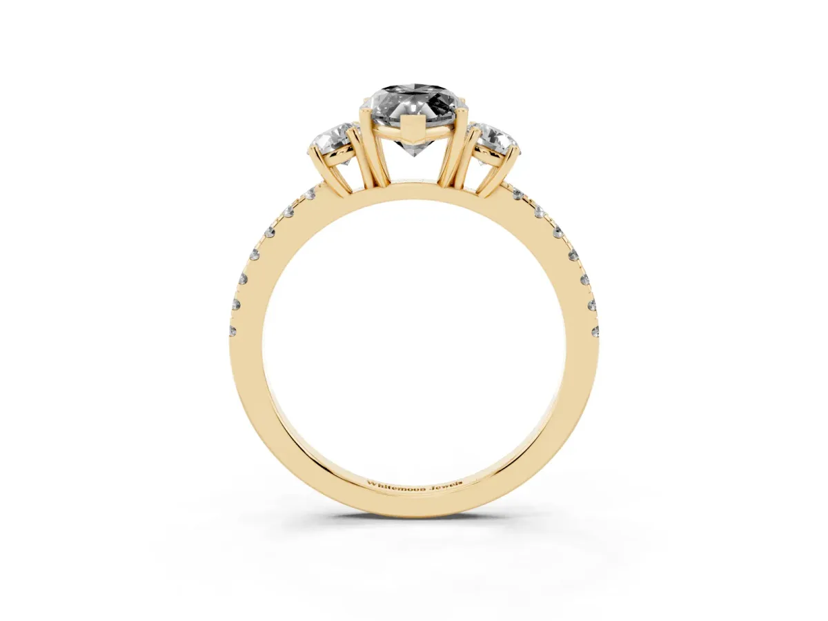Fancy Black Three-Stone Marquise Cut Cut Diamond Pavé Band with Prong Setting Yellow gold