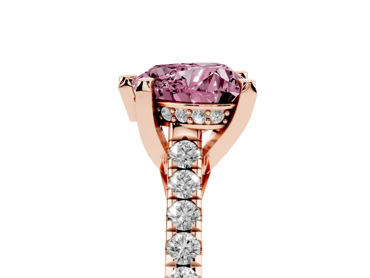 Fancy Pink Heart Cut Brilliant Diamond Solitaire with Pavé Band and Four-Prong Setting Rose gold