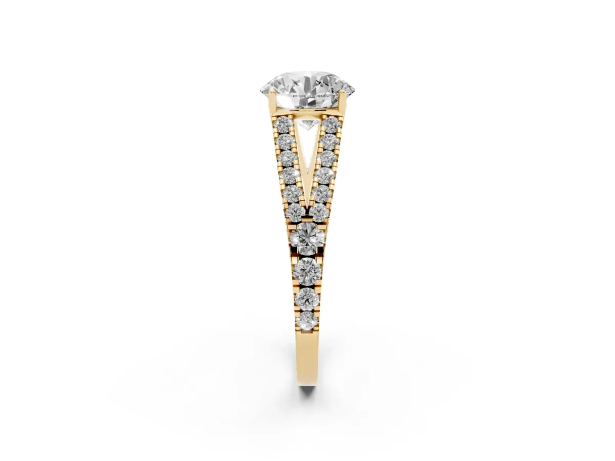 Round Cut Diamond Split Shank Pavé Engagement Ring with Four-Prong Setting Yellow gold