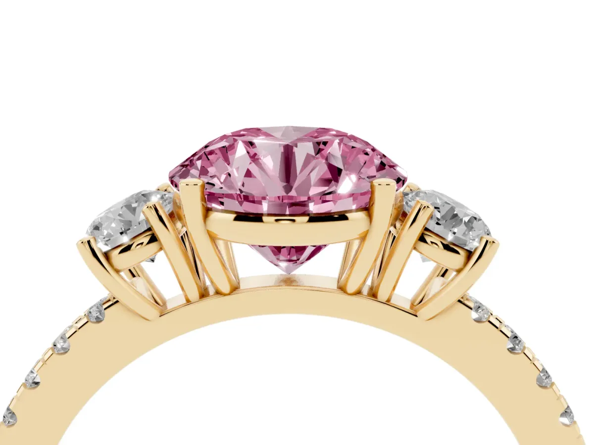 Fancy Pink Three-Stone Round Cut Cut Diamond Pavé Band with Prong Setting Yellow gold