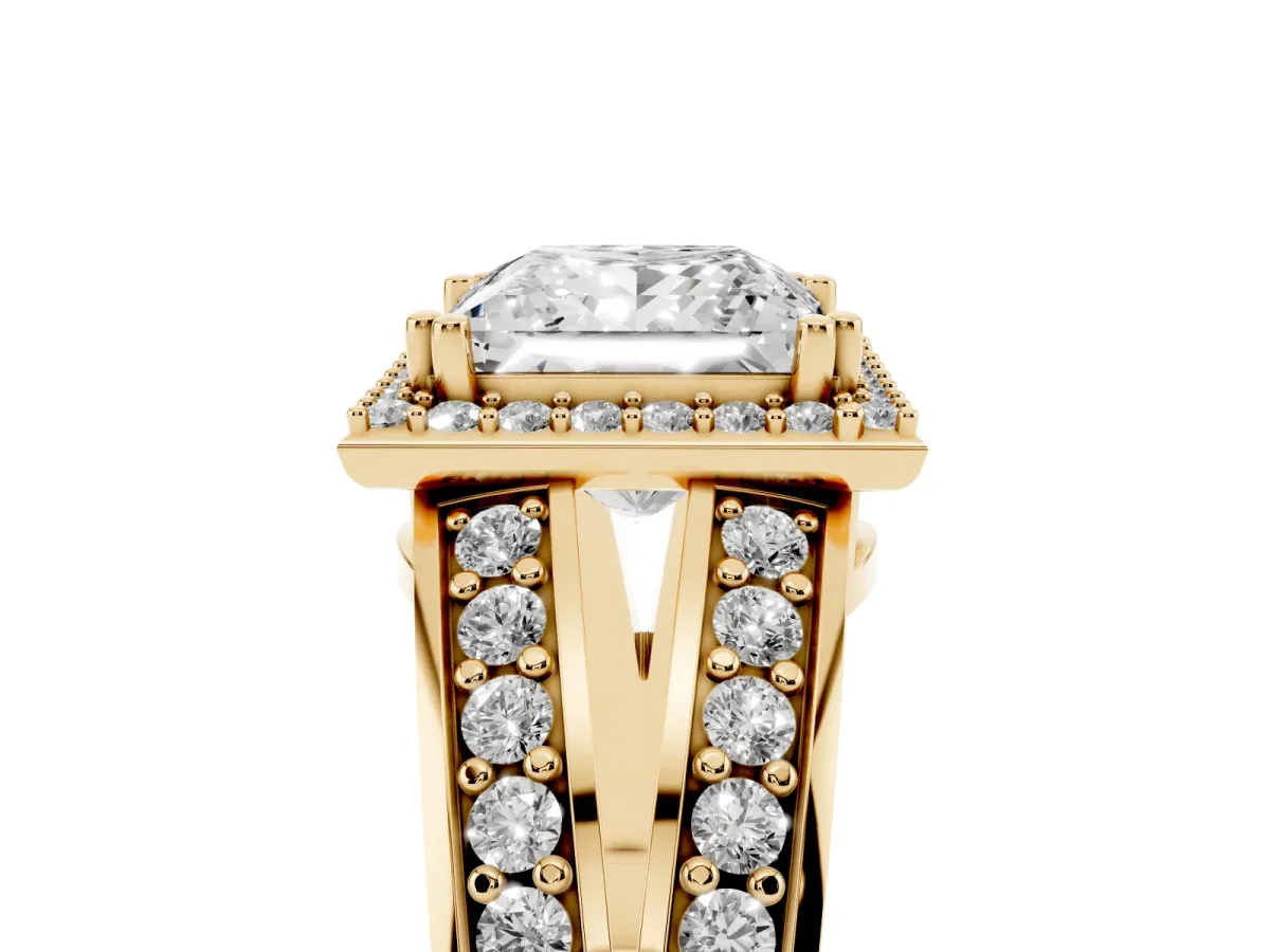 Princess Cut Diamond Halo Ring with Split Shank Pavé Band and Four-Prong Setting Yellow gold