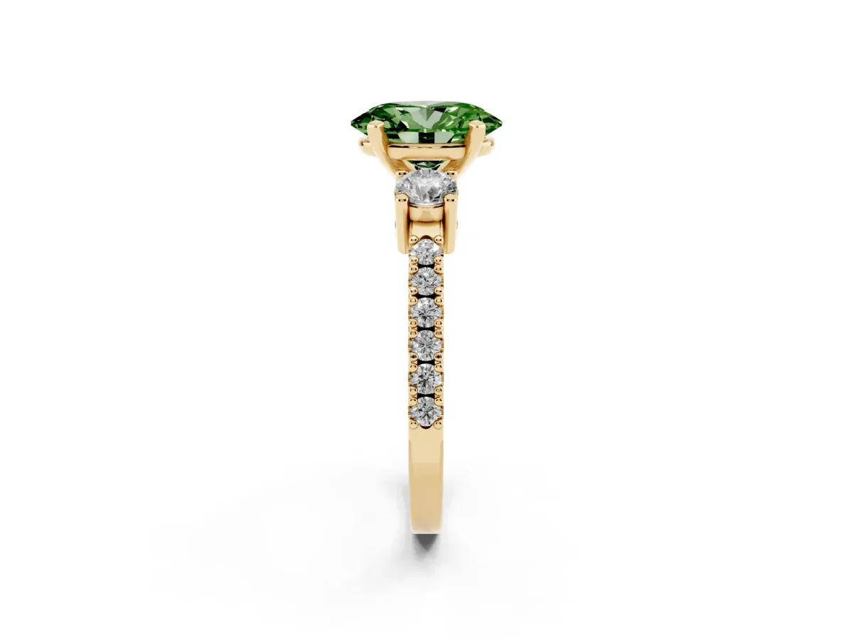 Fancy Green Oval Cut Three-Stone Diamond Pavé Band with Prong Setting Yellow gold