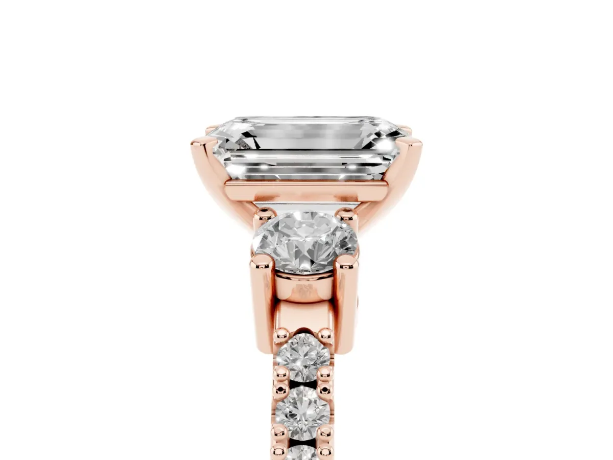Emerald Cut Three-Stone Diamond Pavé Band with Prong Setting Rose gold