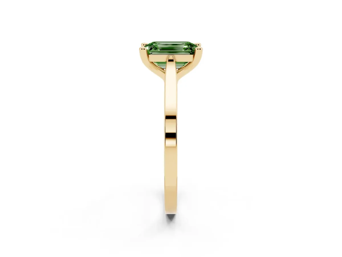 Fancy Green Emerald Cut Solitaire Diamond Ring with Four-Prong Setting and Tapered Band Yellow gold