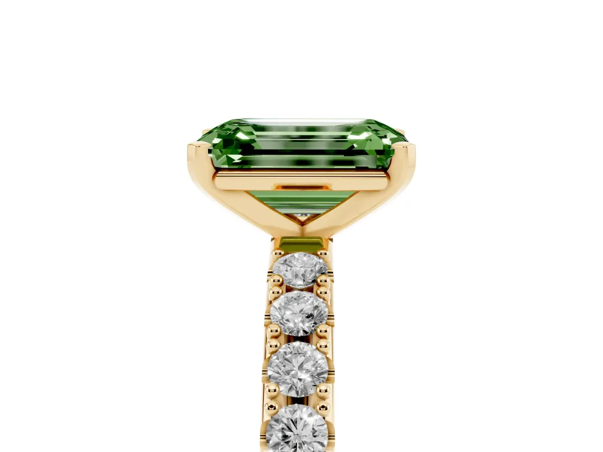 Fancy Green Emerald Cut Diamond Solitaire Pavé Band with Four-Prong Setting Yellow gold