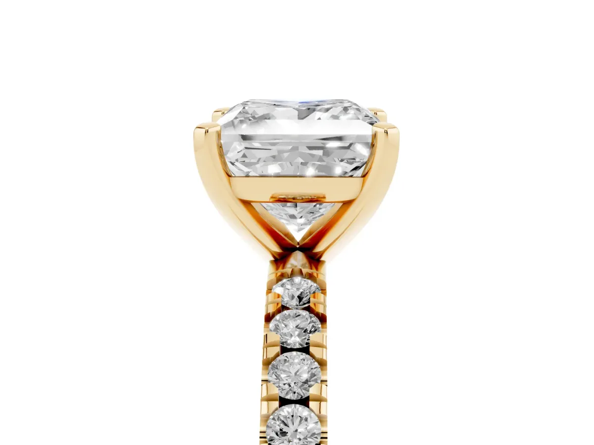 Princess Cut Diamond Pavé Band Solitaire with Four-Prong Setting Yellow gold