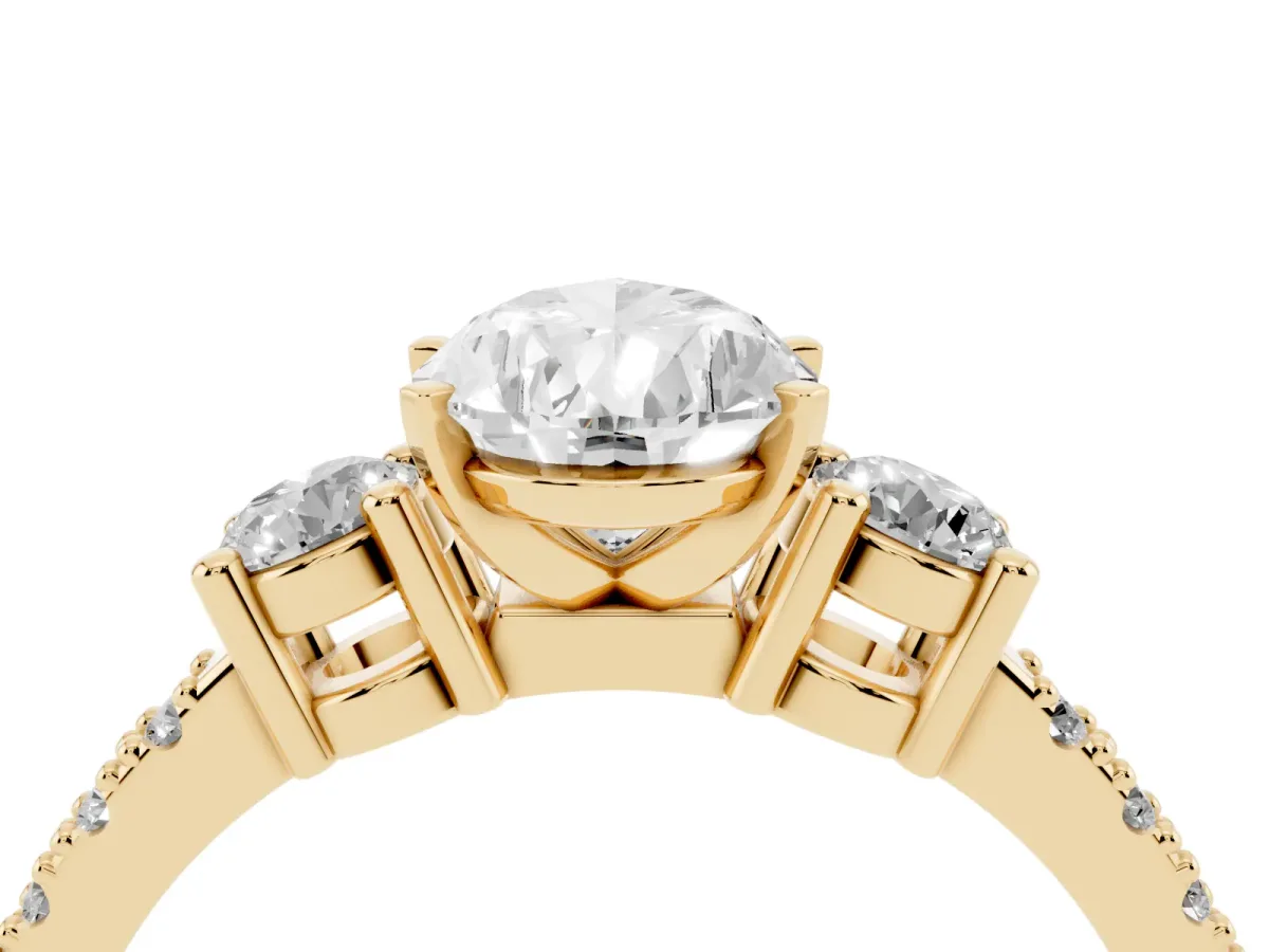 Pear Cut Three-Stone Diamond Pavé Band with Prong Setting Yellow gold