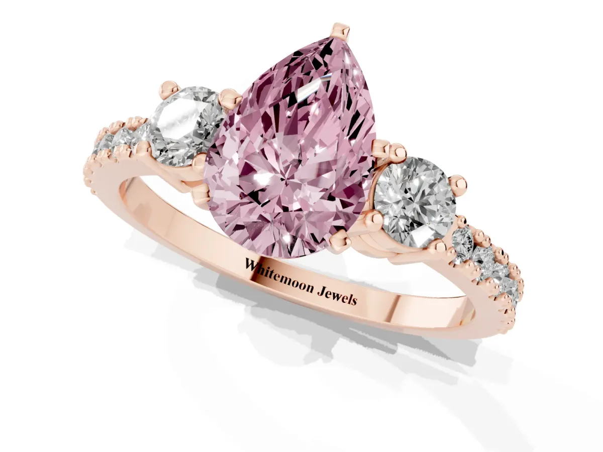 Fancy Pink Pear Cut Three-Stone Diamond Pavé Band with Prong Setting Rose gold