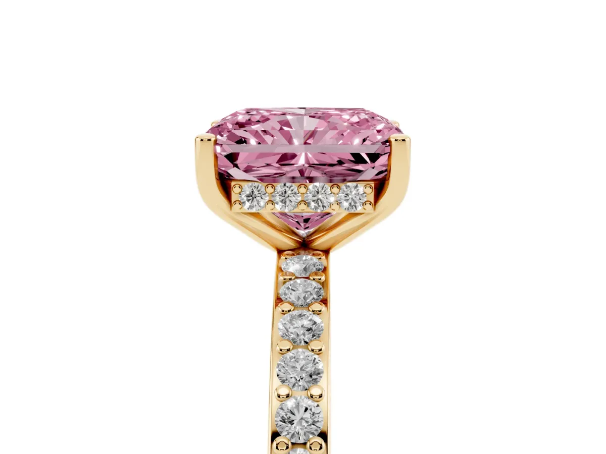 Fancy Pink Radiant Cut Cut Diamond Pavé Band Ring with Four-Prong Setting Yellow gold