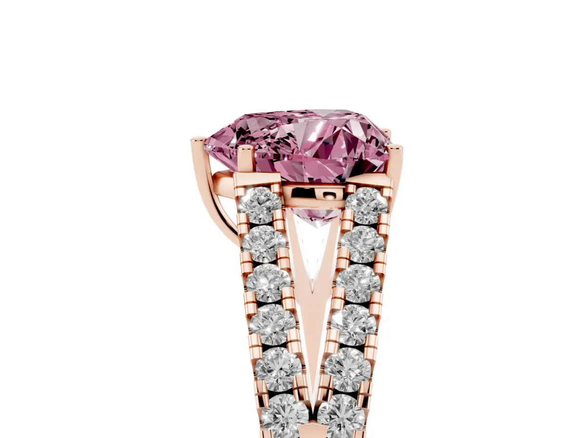 Fancy Pink Heart Cut Diamond Split Shank Pavé Engagement Ring with Four-Prong Setting Rose gold