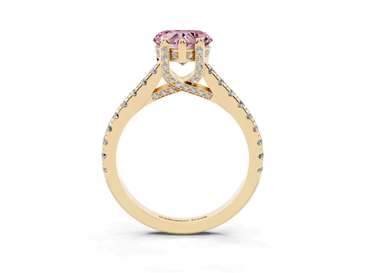 Fancy Pink Heart Cut Brilliant Diamond Solitaire with Pavé Band and Four-Prong Setting Yellow gold