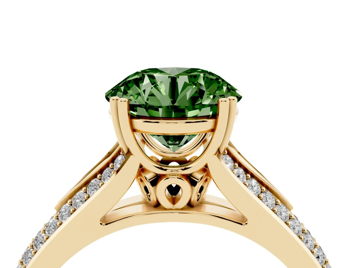 Fancy Green Round Cut Diamond Split Shank Engagement Ring with Pavé Band Yellow gold